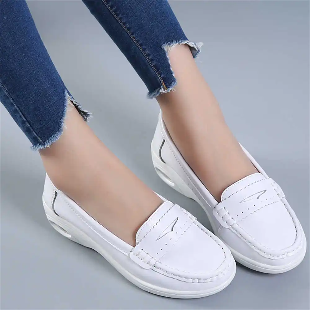 Thick Sole Slipon White Traine – обзор и цена Tech Accessories For College
