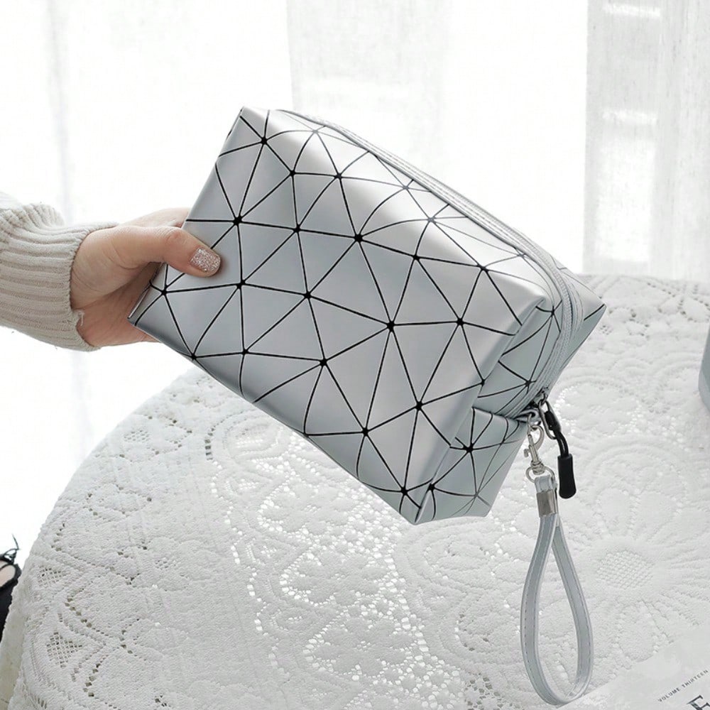 Geometric Luminous Makeup Bag  – обзор и цена Tech Accessories Travel Organizer Pouch